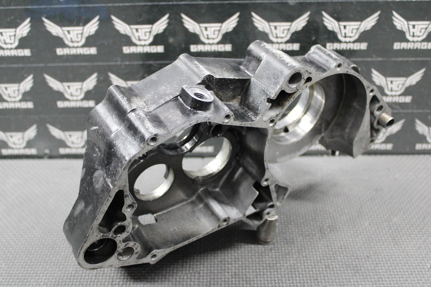1988 HONDA CR250R OEM RIGHT ENGINE MOTOR CRANKCASE CRANK CASE 111A0 - KS7 - 830 NICE - hggarage