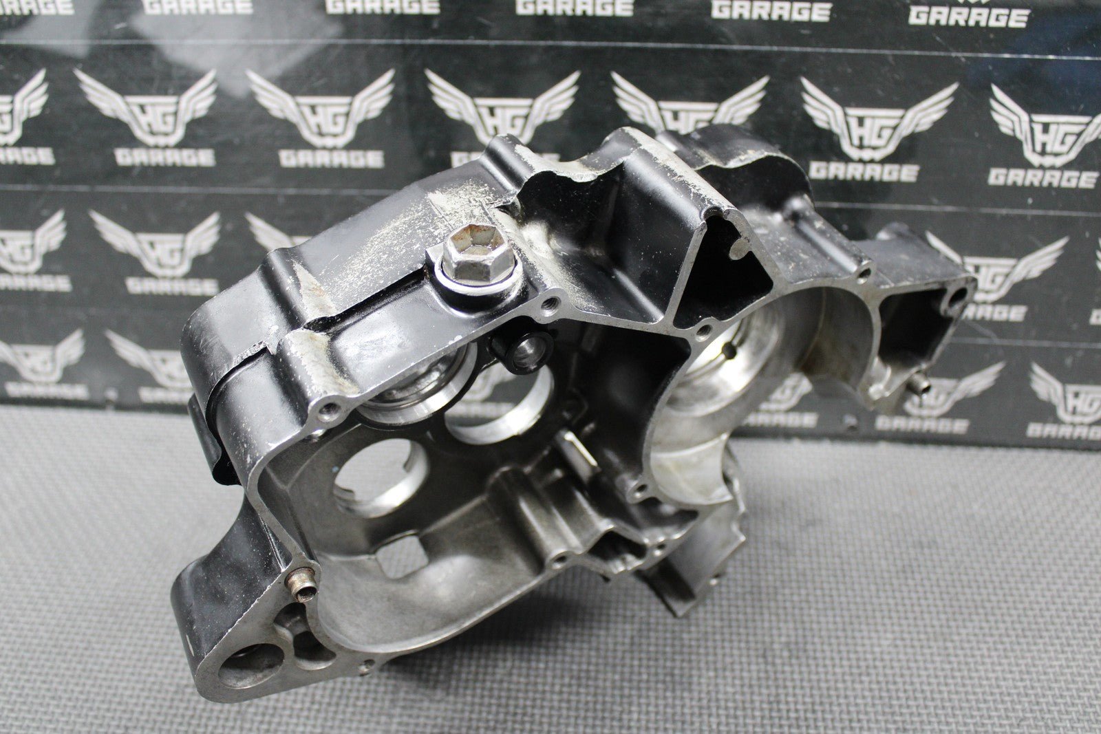 1988 HONDA CR125R OEM RIGHT ENGINE MOTOR CRANKCASE CRANK CASE 111A0 - KS6 - 830 GOOD - hggarage