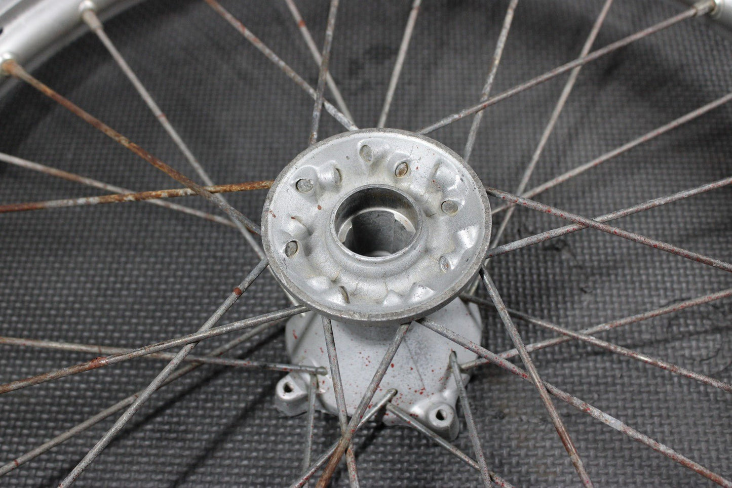 2001 HONDA 96 - 02 CR80RB 19" BIGWHEEL OEM FRONT WHEEL RIM HUB 44650 - GBF - 861 - hggarage