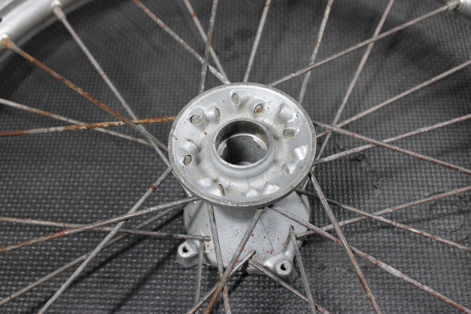 2001 HONDA 96 - 02 CR80RB 19" BIGWHEEL OEM FRONT WHEEL RIM HUB 44650 - GBF - 861 - hggarage