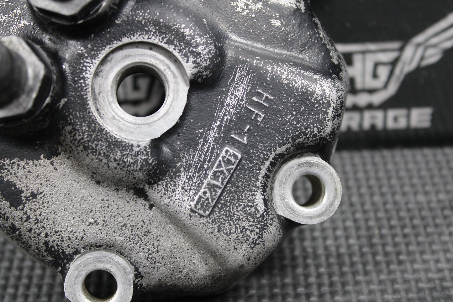 1985 HONDA CR125R OEM ENGINE MOTOR CYLINDER HEAD COVER CAP DOME 12200 - KA3 - 760 - hggarage