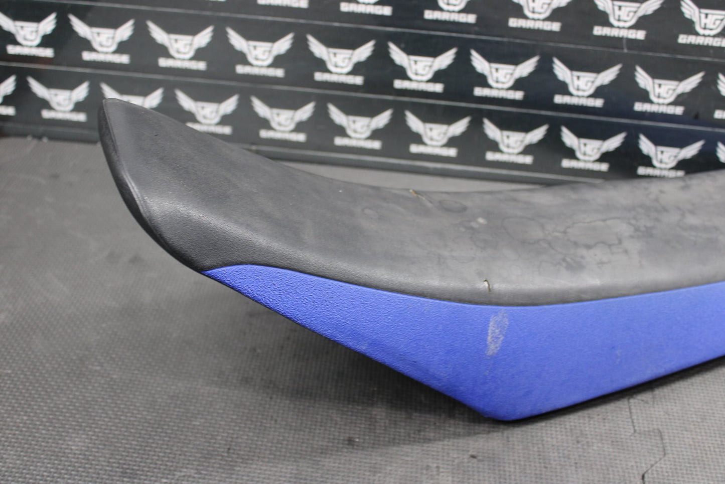 2006 Yamaha YZ450F OEM Seat Saddle 5XC - 24710 - 91 - 00 - hggarage
