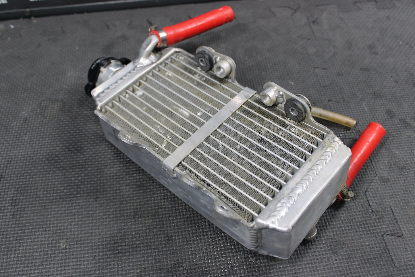 2008 HONDA CRF150RB CRF150R AFTERMARKET OVERSIZED RIGHT FILL RADIATOR COOLER CAP - hggarage
