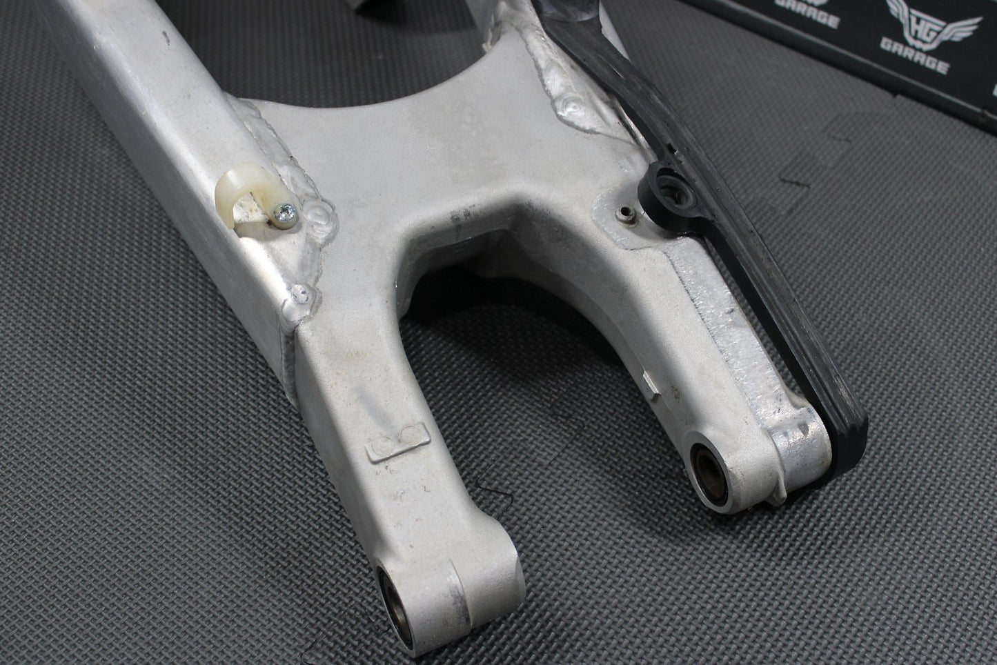 2006 Kawasaki KX450F OEM Swingarm Swing Arm Suspension 33001 - 0085 - hggarage