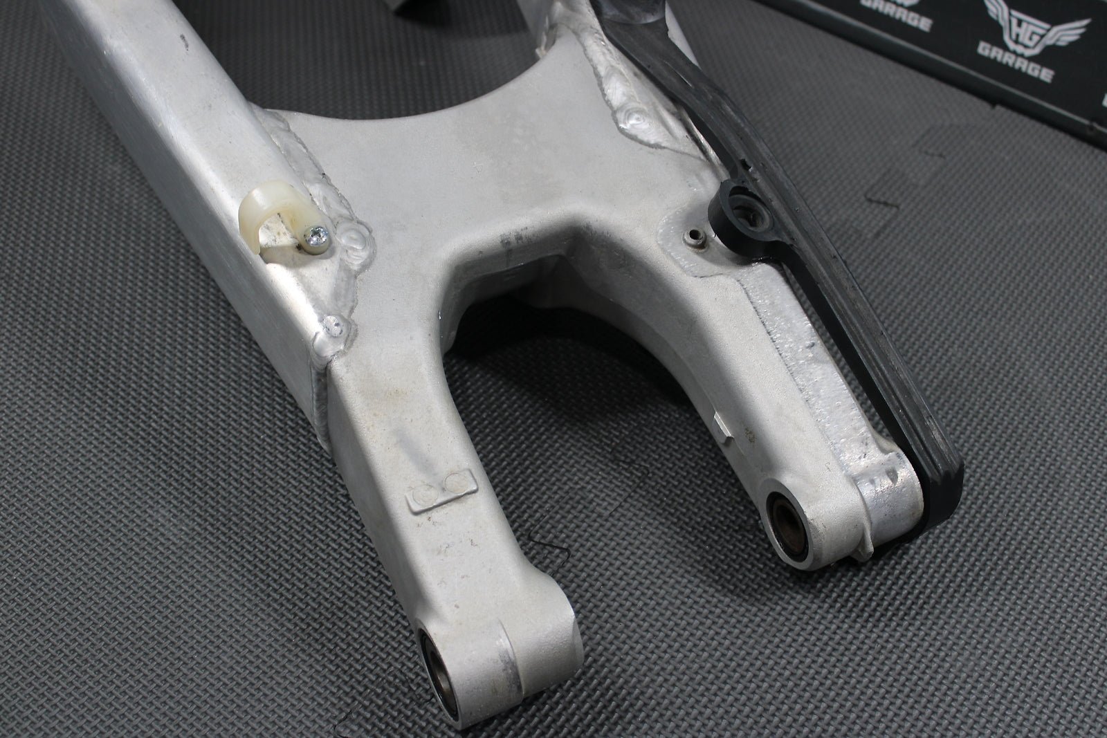 2006 Kawasaki KX450F OEM Swingarm Swing Arm Suspension 33001 - 0085 - hggarage