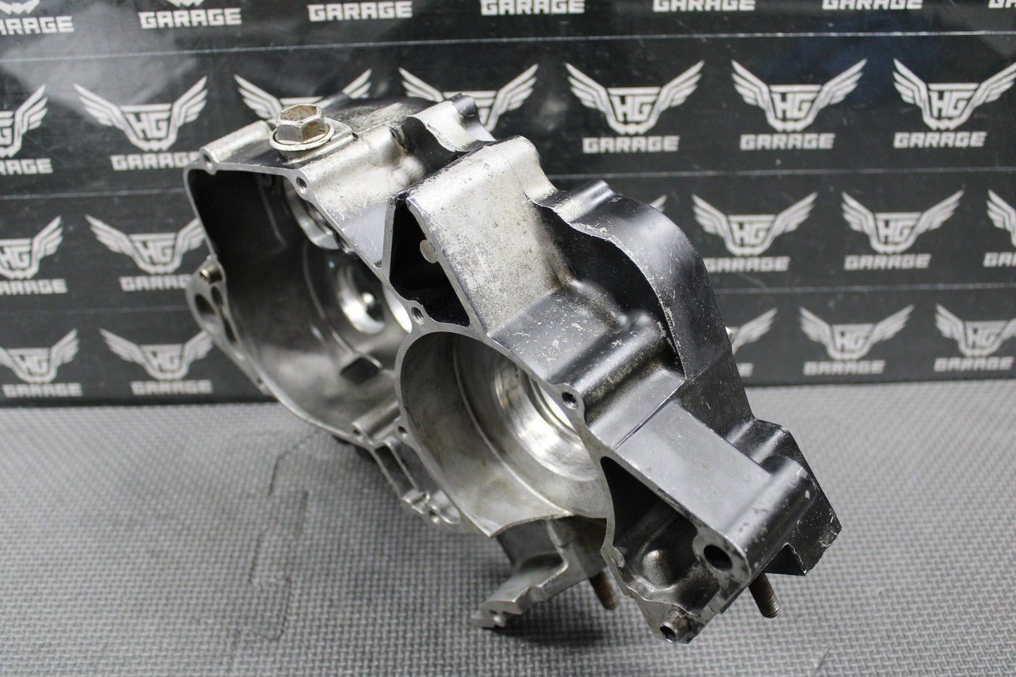 1988 HONDA CR125R OEM RIGHT ENGINE MOTOR CRANKCASE CRANK CASE 111A0 - KS6 - 830 GOOD - hggarage