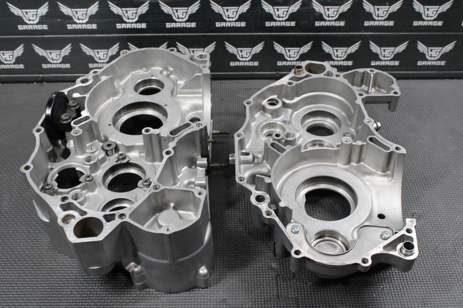 2000 SUZUKI DRZ400 OEM LEFT RIGHT ENGINE MOTOR CRANKCASE CASES HALFS BLOCK GOOD! - hggarage