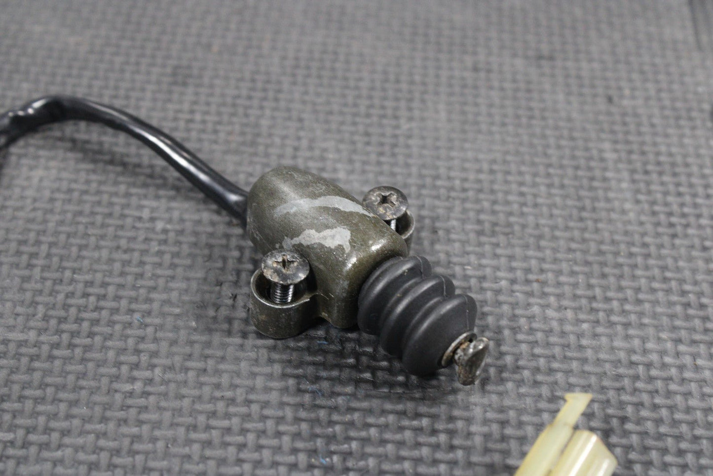 1987 87 - 00 YAMAHA TW200 OEM KICKSTAND SIDE KICK STAND SENSOR 1VJ - 82566 - 00 - 00 - hggarage