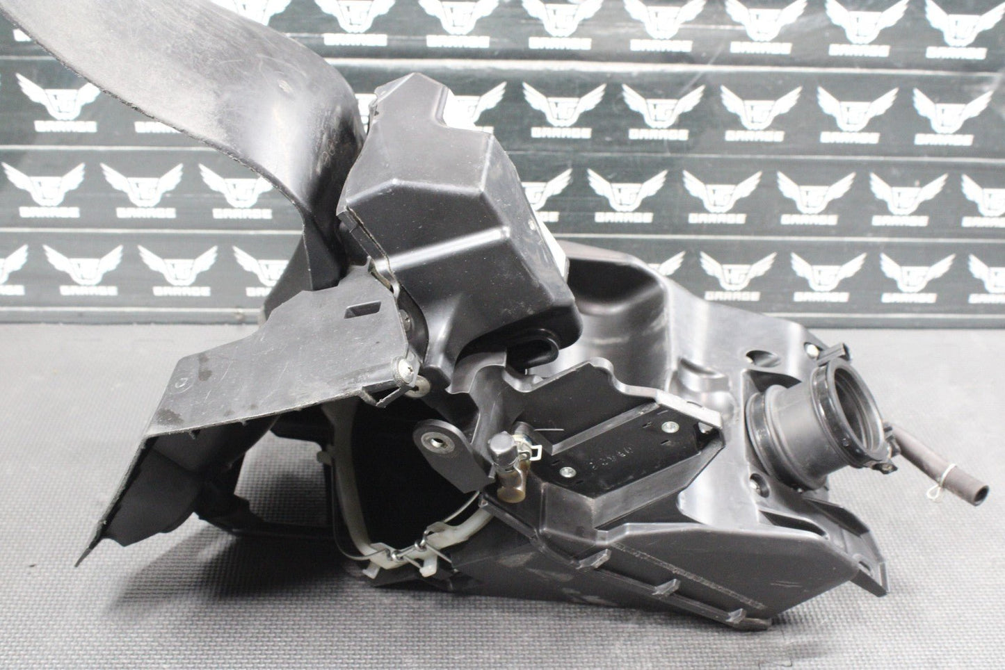 2023 HONDA CRF250R OEM AIRBOX INTAKE AIR CLEANER CASE HOUSING ELEMENT COMPLETE - hggarage