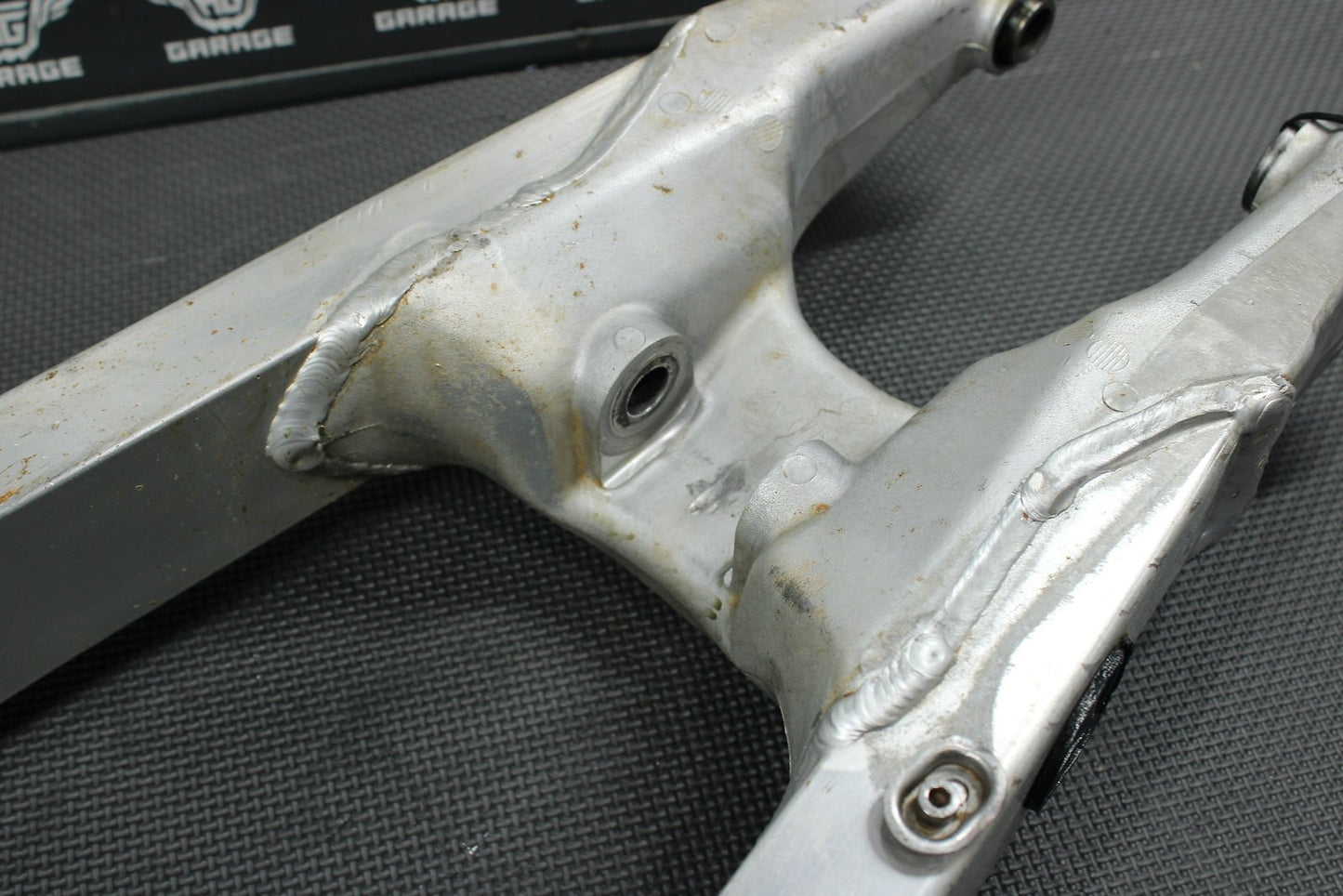 1993 Honda CR250R OEM Swingarm Swing Arm Suspension 52100 - KZ3 - 890ZA - hggarage
