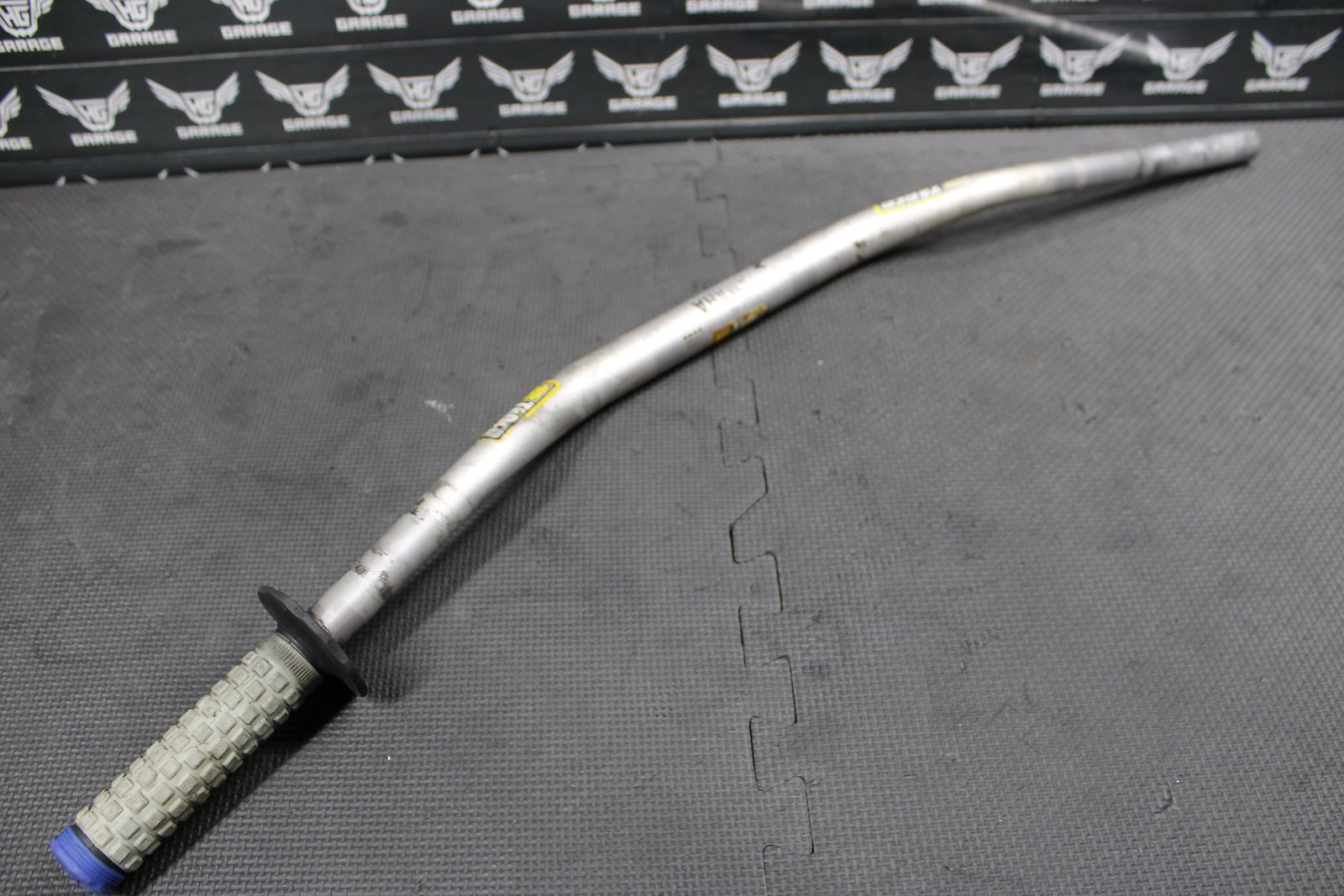 2009 Yamaha YZ450F OEM Pro Taper 1 1/8" Fat Bar Handlebars Bars Grips Steering - hggarage