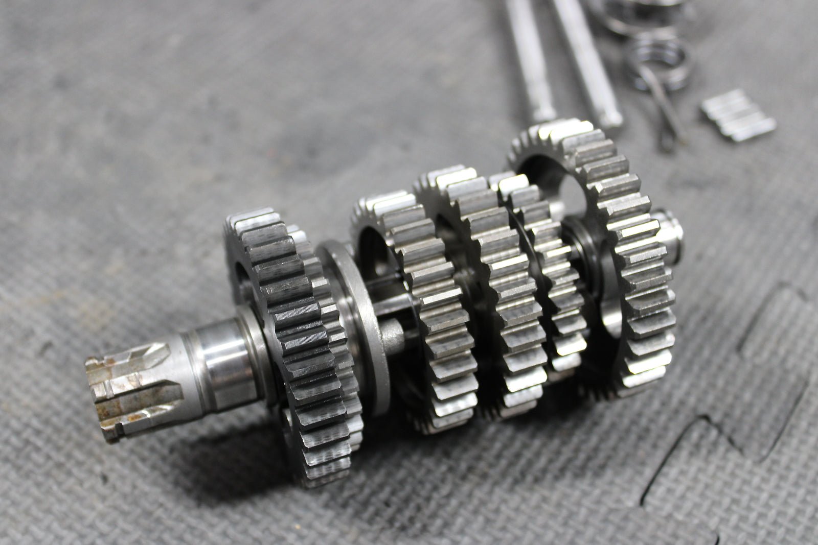 2000 Kawasaki KX65 OEM Engine Transmission Tranny Assembly Gears - hggarage