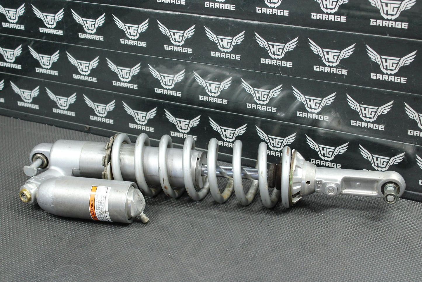 2004 Yamaha YZ450F OEM Rear Back Shock Absorber Suspension 5XD - 22210 - 00 - 00 - hggarage