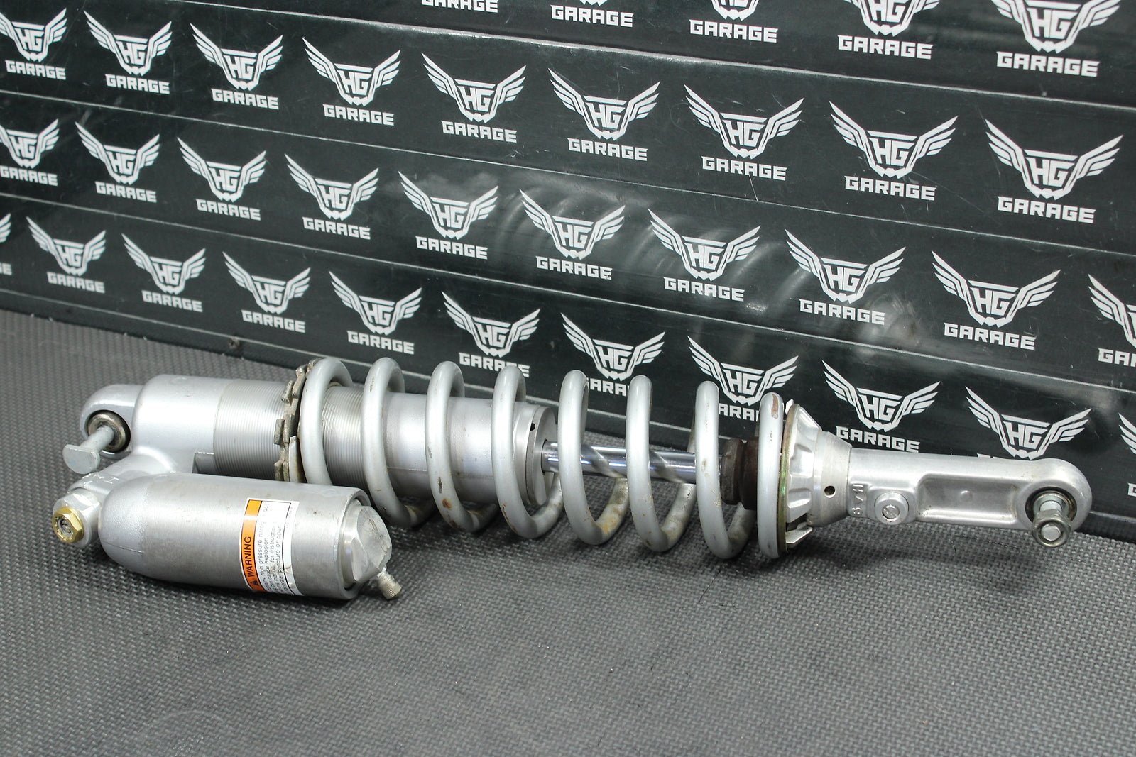 2004 Yamaha YZ450F OEM Rear Back Shock Absorber Suspension 5XD - 22210 - 00 - 00 - hggarage