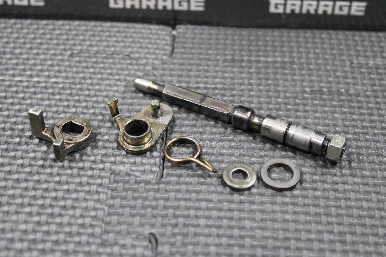 2000 2001 HONDA CR125R OEM EXHAUST POWERVALVE FLAP VALVE SET SHAFT 06140 - KZ4 - A90 - hggarage