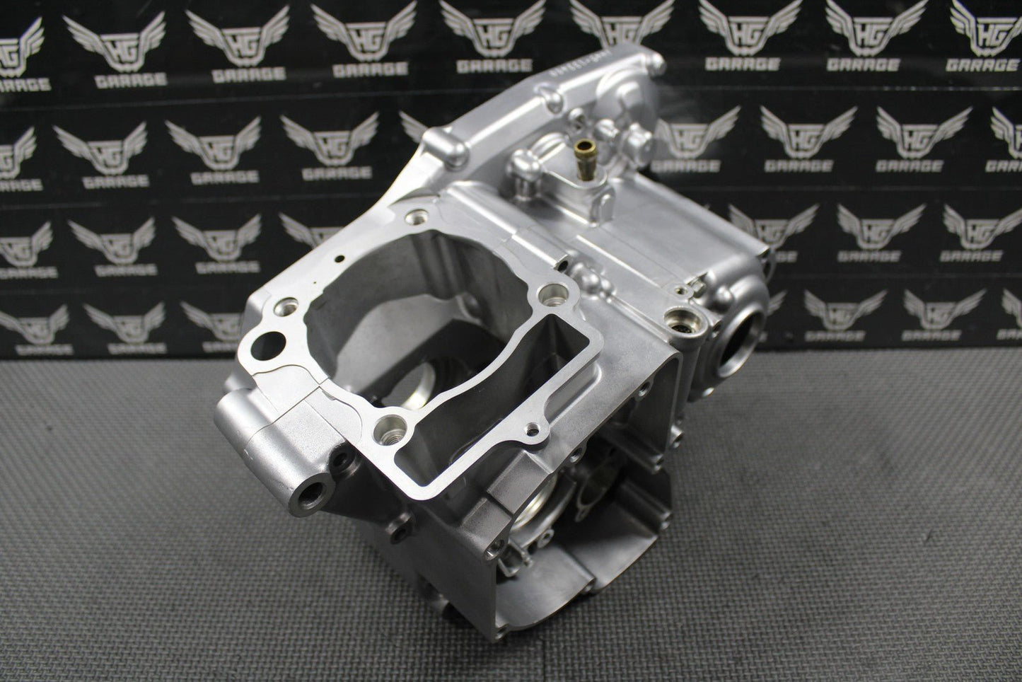 2019 SUZUKI 19 - 25 RMZ250 OEM LEFT RIGHT ENGINE CRANKCASE CRANK CASES BLOCK MINT! - hggarage