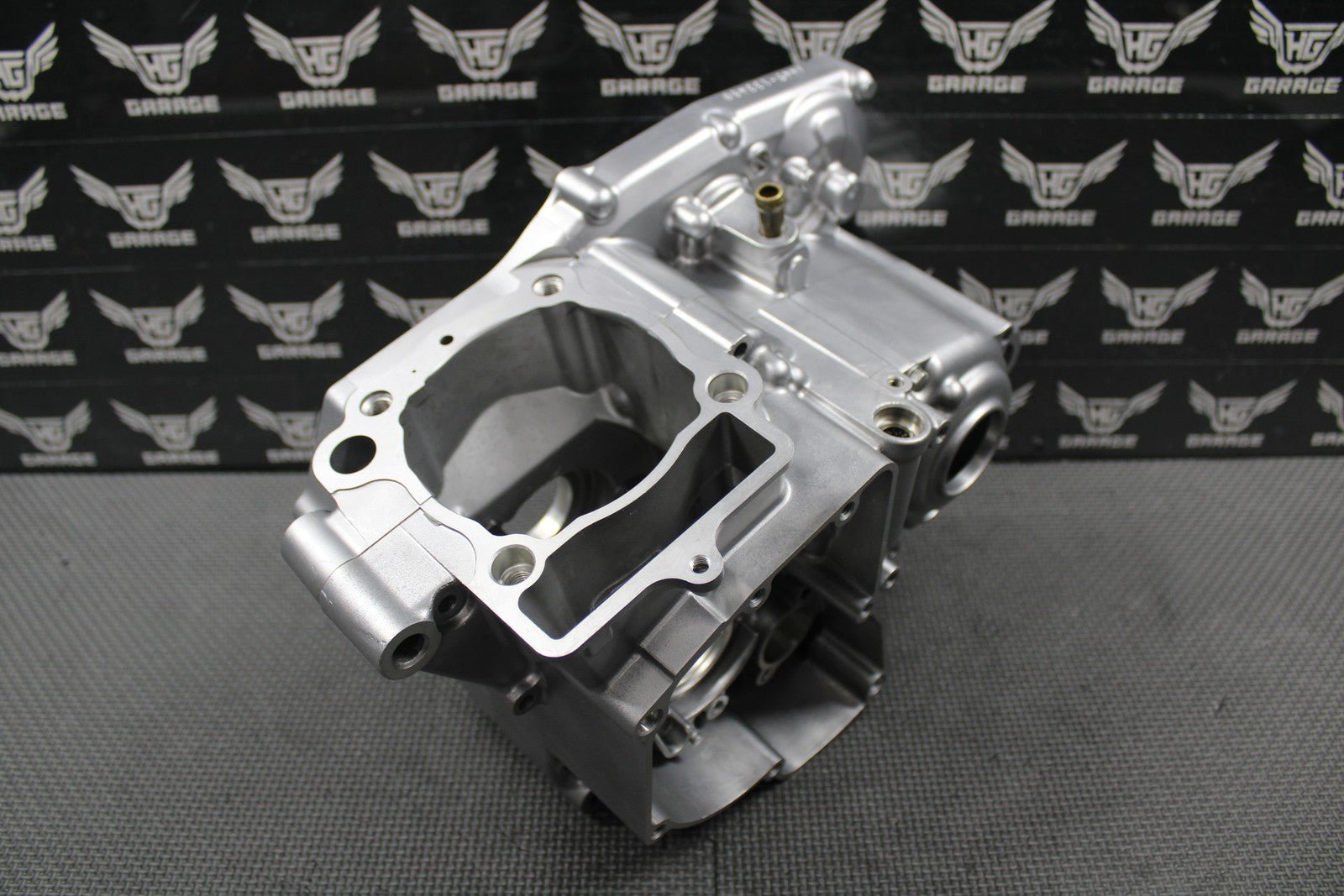 2019 SUZUKI 19 - 25 RMZ250 OEM LEFT RIGHT ENGINE CRANKCASE CRANK CASES BLOCK MINT! - hggarage
