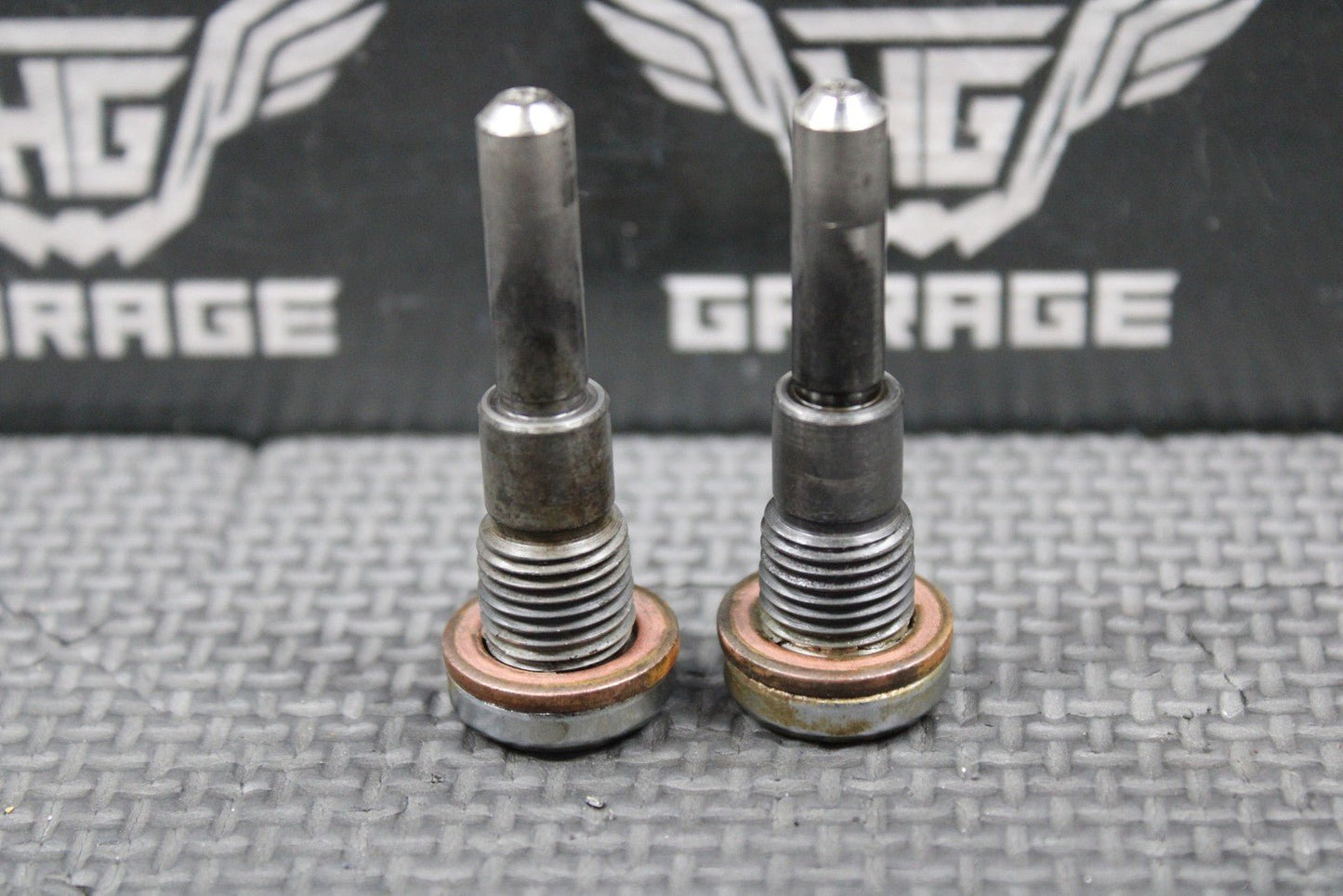1989 HONDA 84 - 04 XR250R OEM CYLINDER HEAD SUB - ROCKER ARM SHAFT B 14456 - KK0 - 010 - hggarage
