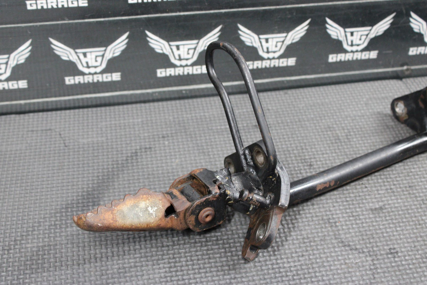 1997 YAMAHA RT100 OEM FOOT PEGS PEDALS FRAME STAND FOOTPEG PEDAL FOOTREST - hggarage