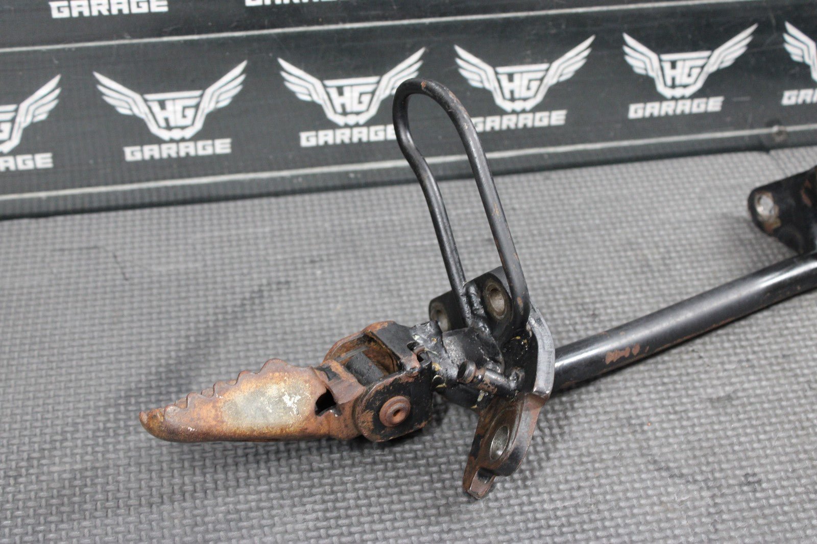 1997 YAMAHA RT100 OEM FOOT PEGS PEDALS FRAME STAND FOOTPEG PEDAL FOOTREST - hggarage
