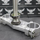 2005 YAMAHA YZ450F OEM FRONT FORKS CLAMP LOWER TRIPLE TREE STEM 5XD - 23340 - M0 - 00 - hggarage