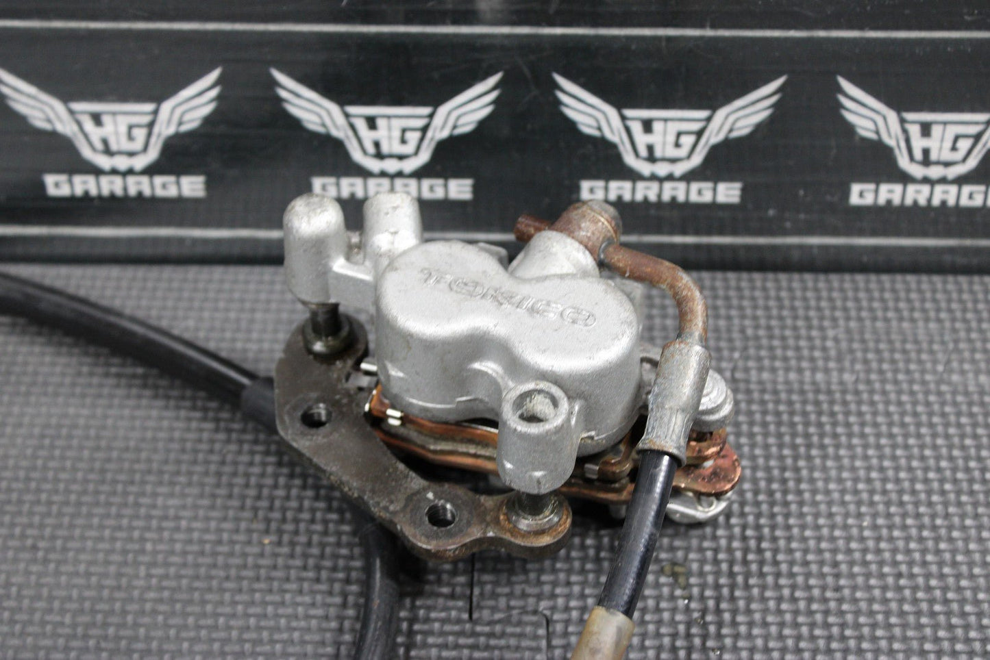 2001 KAWASAKI KX85 KX100 OEM TOKICO FRONT BRAKE CALIPER 43041 - 1681 - GN - hggarage