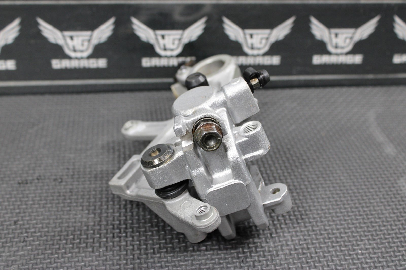 2018 HONDA CRF250R 18 - 22 OEM NISSIN REAR BACK BRAKE CALIPER 43150 - MKE - A01 - hggarage