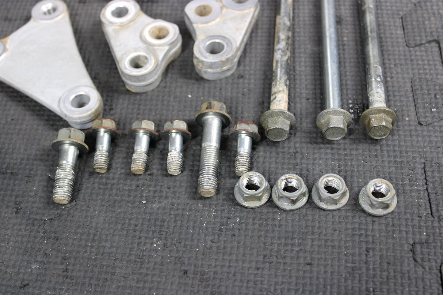2012 SUZUKI 08 - 12 RMZ450 2008 RMZ450Z OEM ENGINE MOTOR MOUNT STAY BRACKETS - hggarage