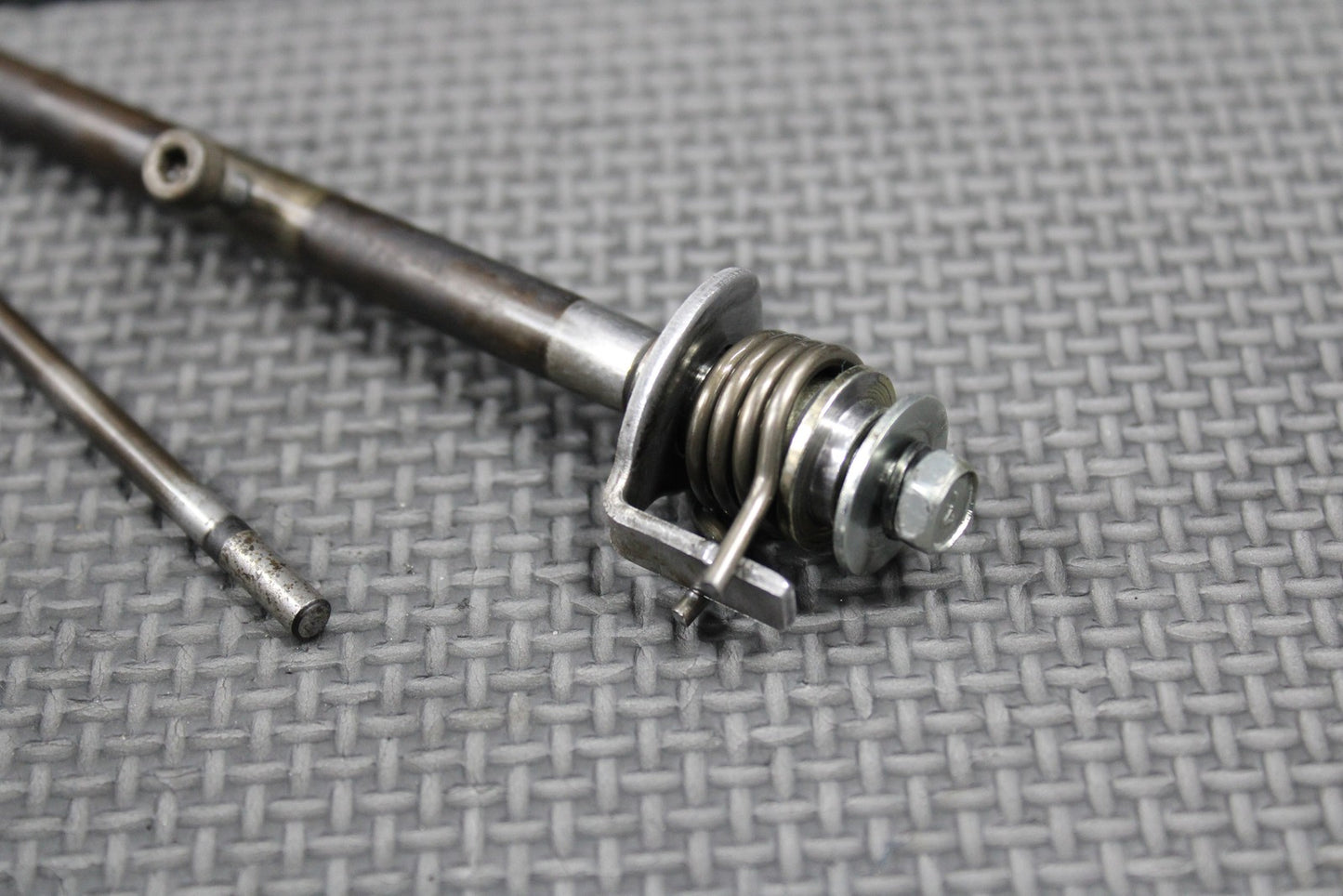 1999 SUZUKI 99 - 00 RM250 OEM EXHAUST POWER VALVE SHAFT LEVER PIN 11266 - 28C10 - hggarage