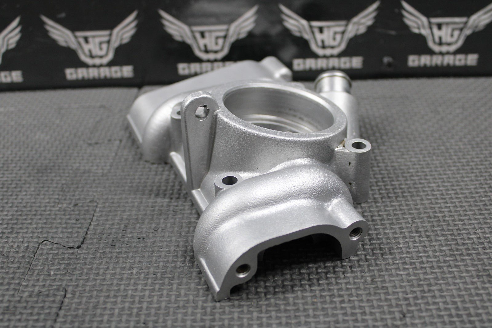 2001 01 - 03 HUSQVARNA CR250 WR250 OEM CYLINDER POWERVALVE EXHUAST COVER OUTLET - hggarage