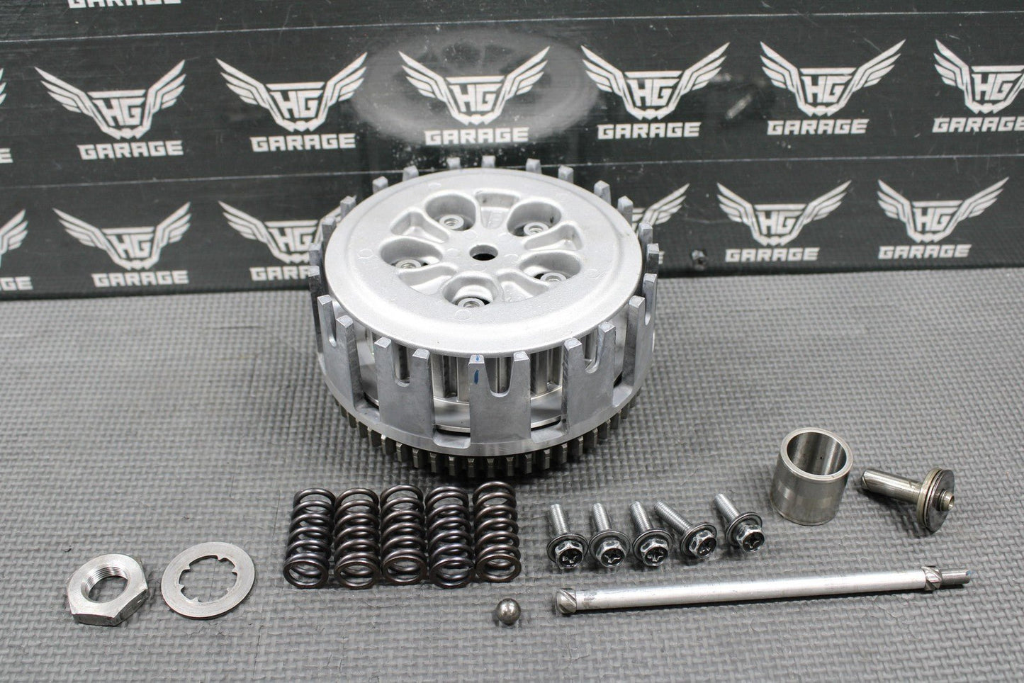 2010 09 - 13 YAMAHA YZ250F OEM CLUTCH W BASKET HUB PRESSURE PLATE 5XC - 16150 - 10 - 00 - hggarage