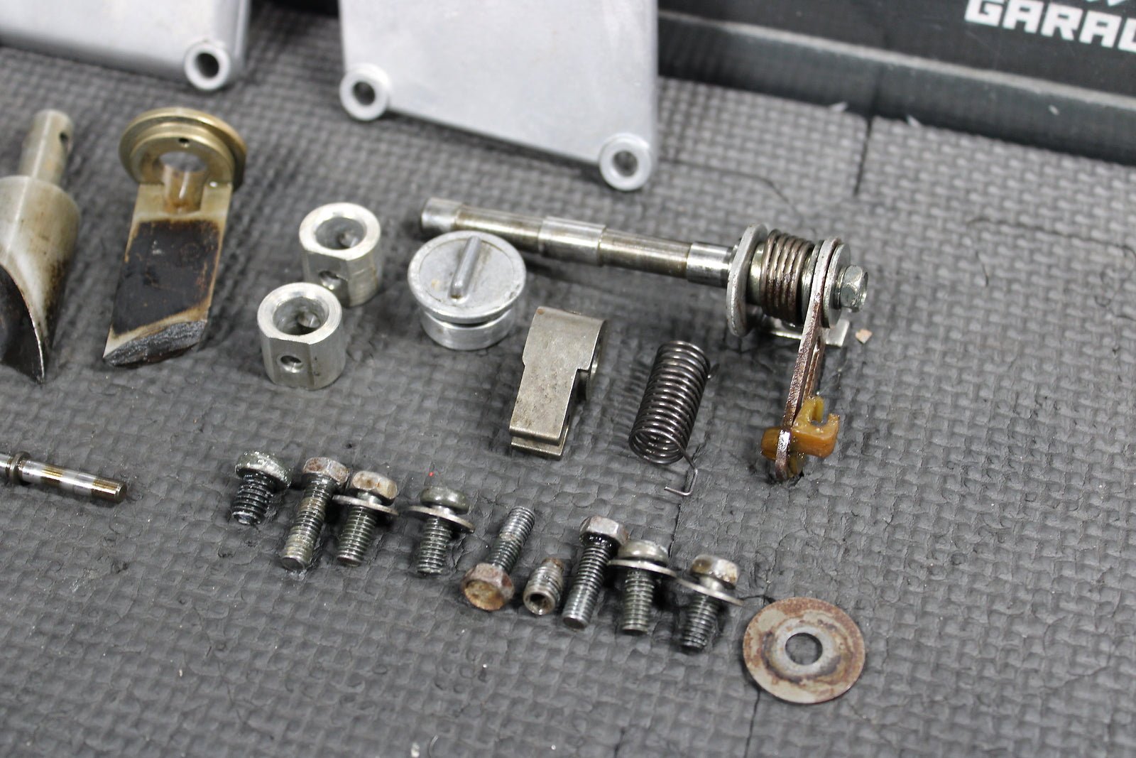 1994 SUZUKI RM80 OEM ENGINE POWER VALVE GOVERNOR ASSEMBLY 11254 - 02B40 11255 - 02B4 - hggarage