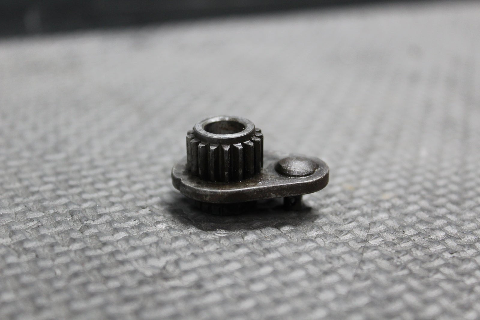 2000 KAWASAKI KX125 OEM ENGINE POWER VALVE GOVERNOR 13168 - 1662 49116 - 1195 - hggarage