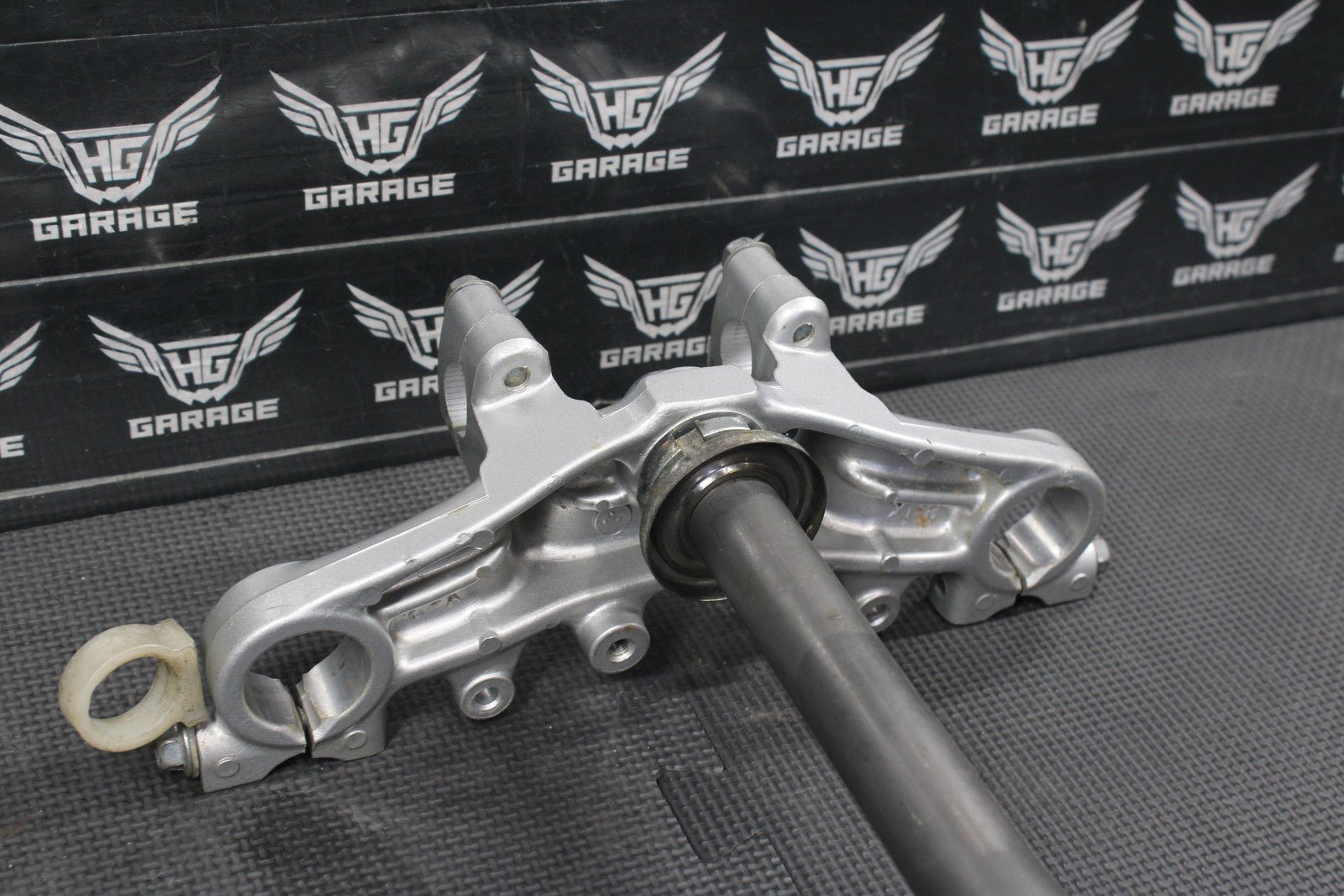 1987 YAMAHA TW200 OEM FRONT FORKS LOWER UPPER TRIPLE TREE STEM CLAMP ASSEMBLY - hggarage
