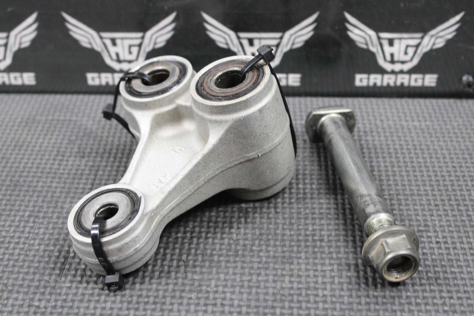 2018 18 - 20 SUZUKI RMZ450 OEM REAR SHOCK CUSHION LINKAGE LEVER ARM 62600 - 37880 - hggarage
