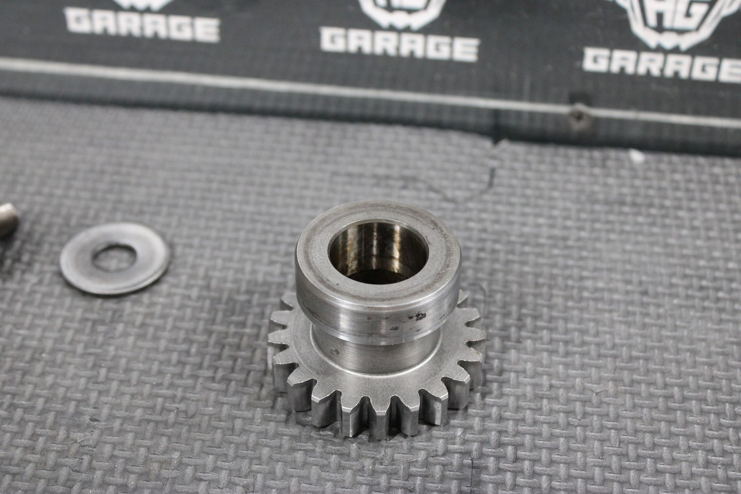 1996 SUZUKI RM250 OEM ENGINE MOTOR CRANKSHAFT PRIMARY DRIVE GEAR BOLT - hggarage