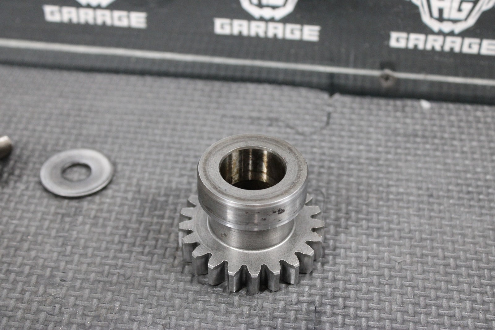 1996 SUZUKI RM250 OEM ENGINE MOTOR CRANKSHAFT PRIMARY DRIVE GEAR BOLT - hggarage