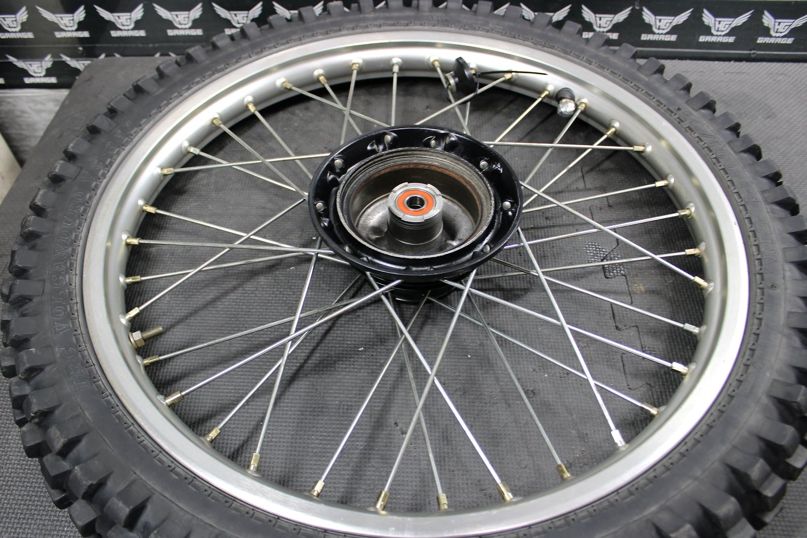 2000 HONDA XR200R OEM FRONT WHEEL RIM HUB ASSEMBLY MINT! 44635 - KT0 - A00 44701 - KA3 - hggarage
