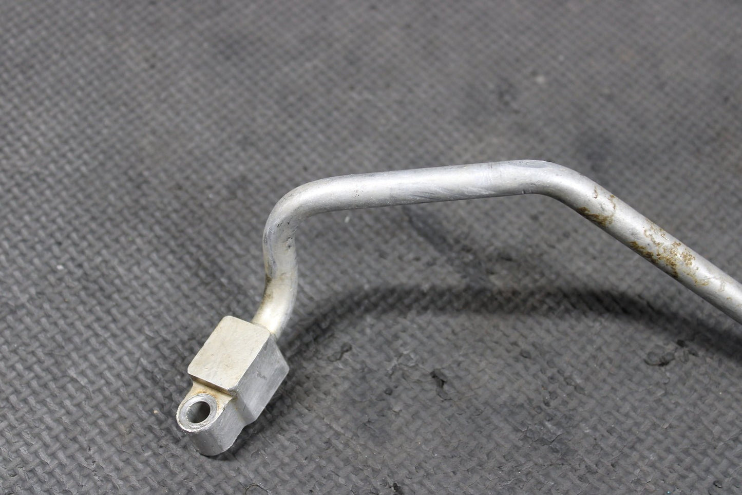 2005 Yamaha YZ250F OEM Engine Motor Oil Pump Feed Line Pipe Assembly 5NL - 13161 - 2 - hggarage