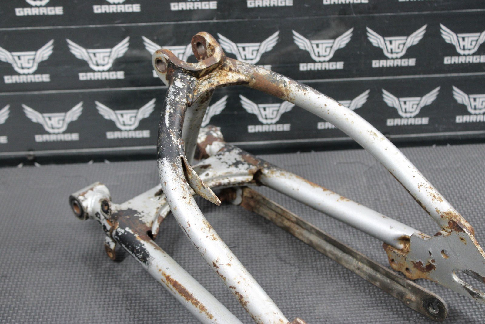 1985 YAMAHA PW80 OEM SWINGARM SWING ARM SUSPENSION - hggarage