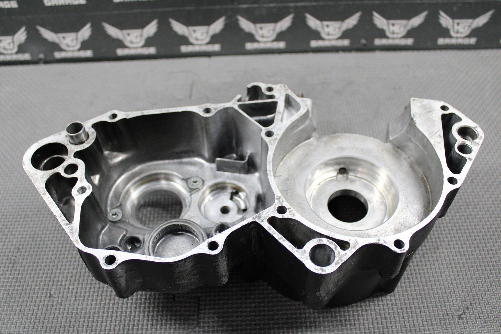 1988 HONDA CR250R OEM LEFT ENGINE MOTOR CRANKCASE CRANK CASE 112A0 - KS7 - 831 NICE! - hggarage