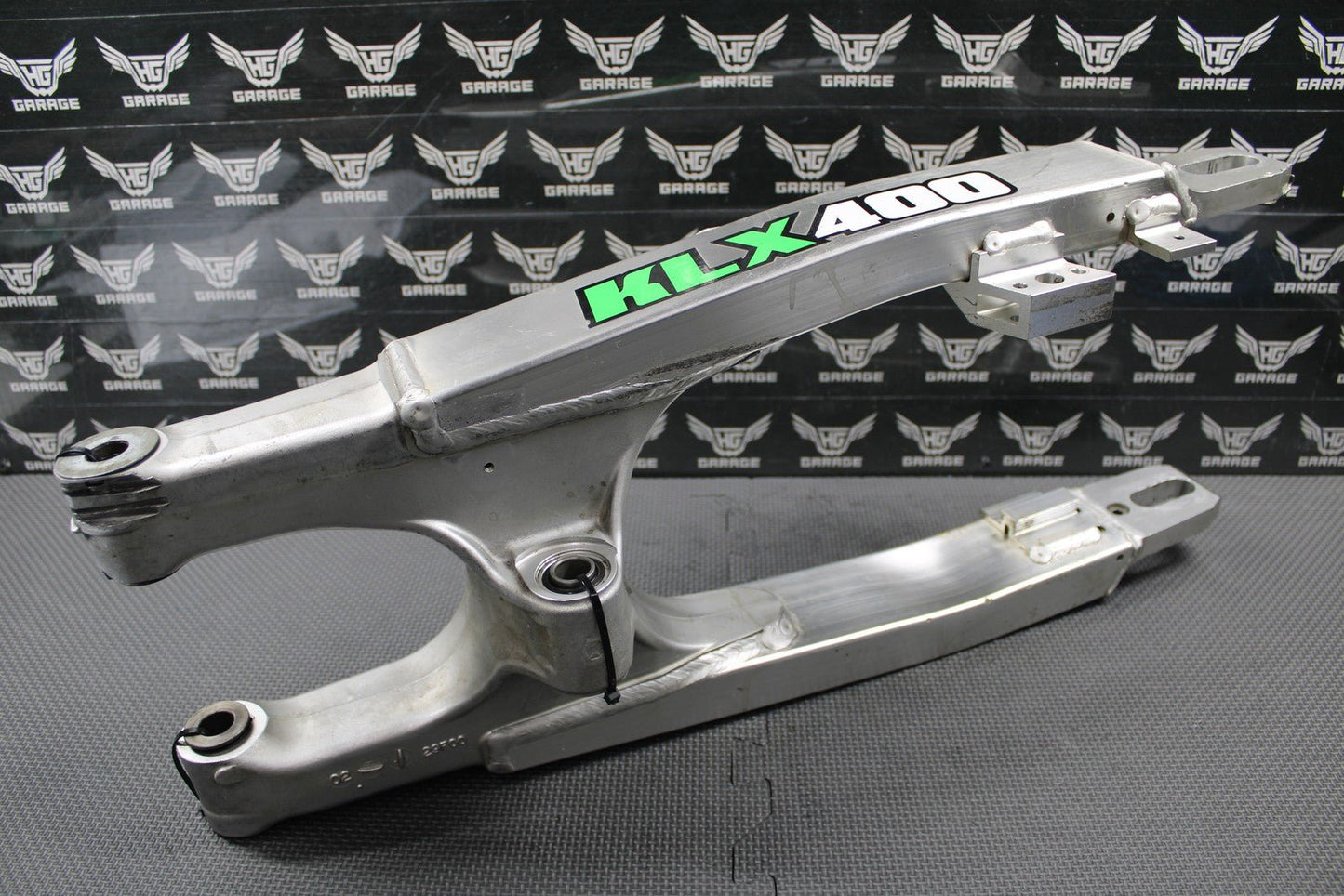 2003 KAWASAKI KLX400SR OEM SWINGARM SWING ARM SUSPENSION 33001 - S008 - hggarage