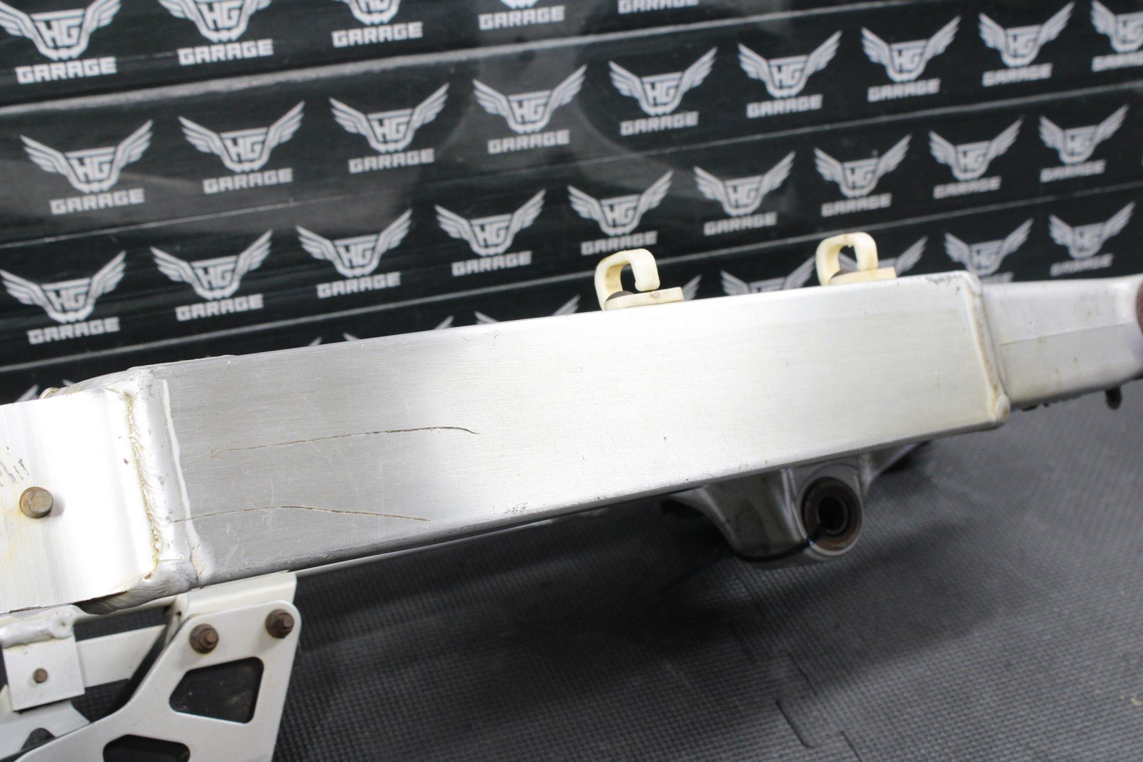 2000 SUZUKI 00 - 07 DRZ400 DRZ400E OEM SWINGARM SWING ARM SUSPENSION 61000 - 29F00 - hggarage