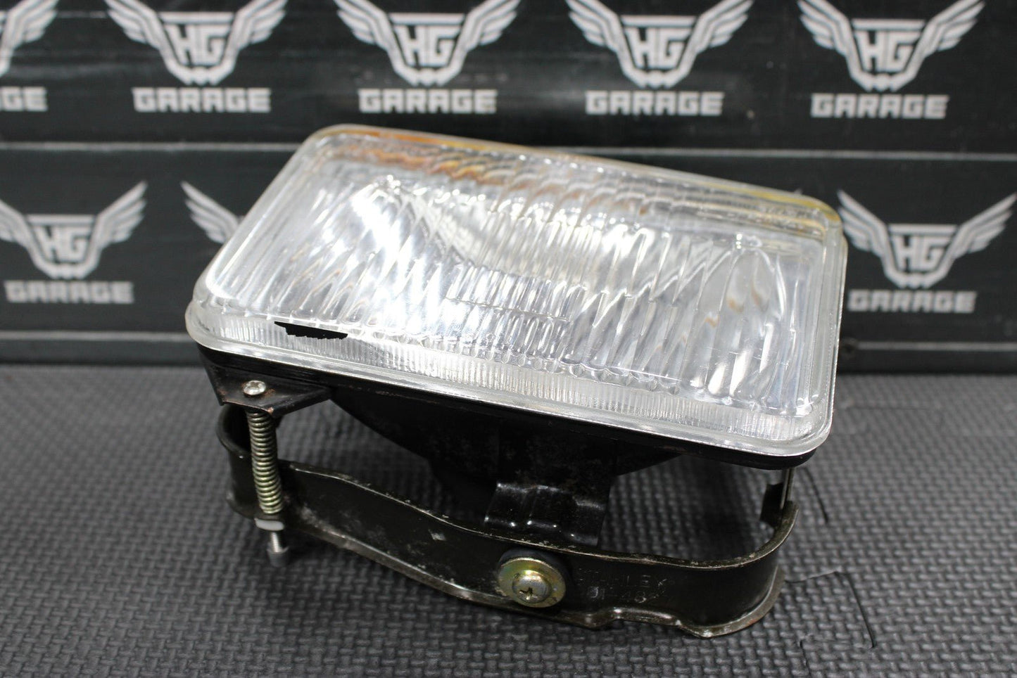 2005 SUZUKI DR200SE OEM HEADLIGHT HOUSING HEADLAMP BULB 35100 - 14A33 - 999 - hggarage