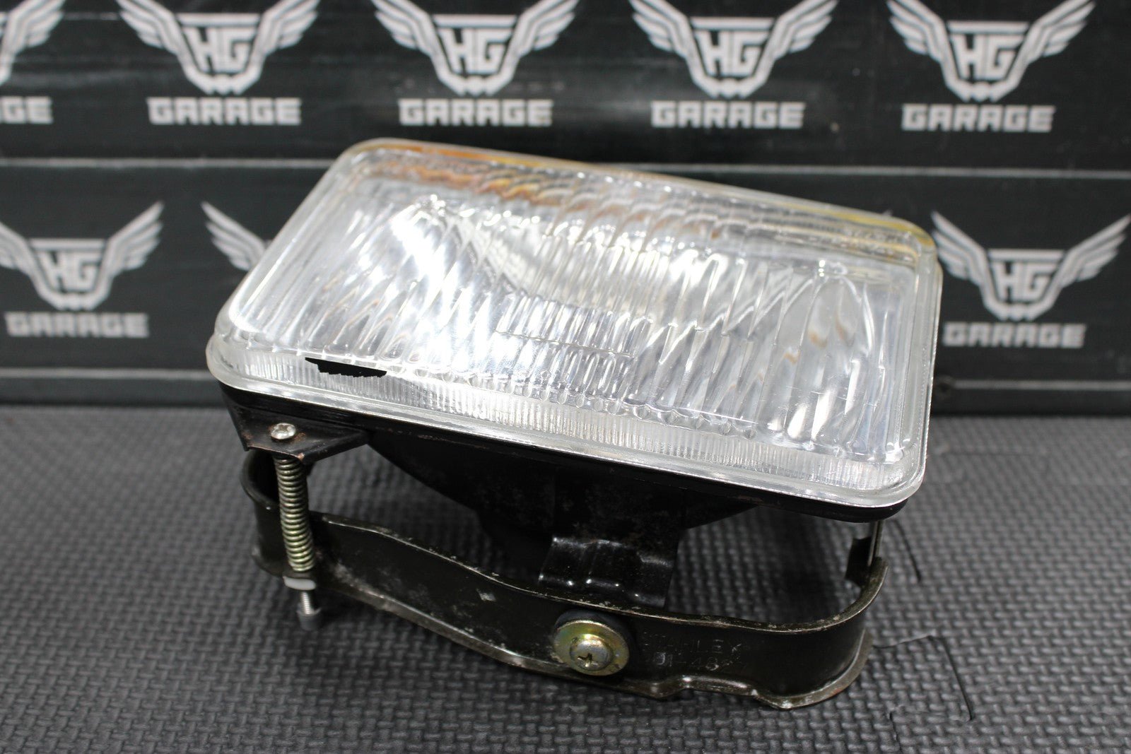 2005 SUZUKI DR200SE OEM HEADLIGHT HOUSING HEADLAMP BULB 35100 - 14A33 - 999 - hggarage