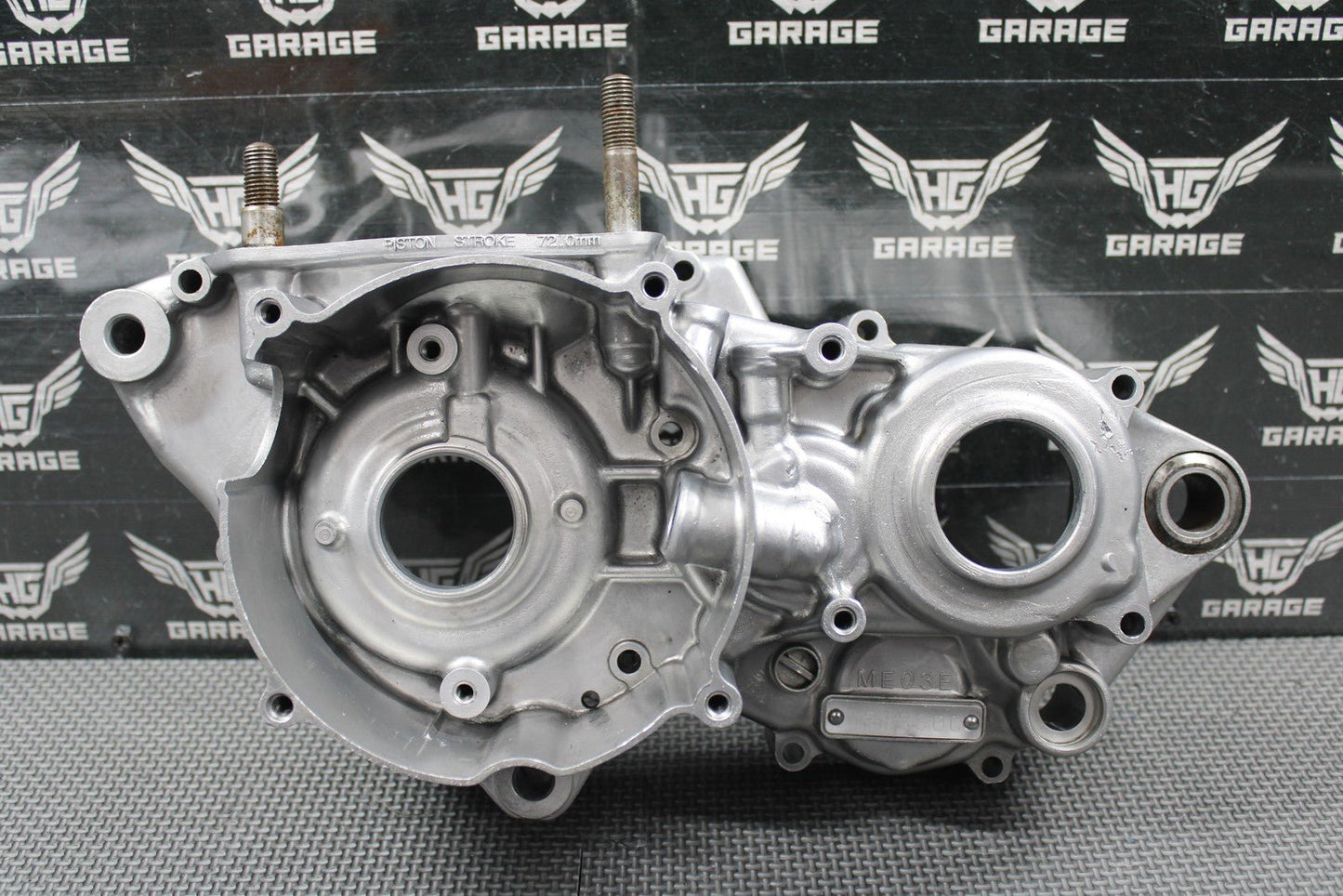 2000 2001 HONDA CR250R OEM LEFT ENGINE CRANKCASE CRANK CASE 11200 - KZ3 - P00 NICE!! - hggarage