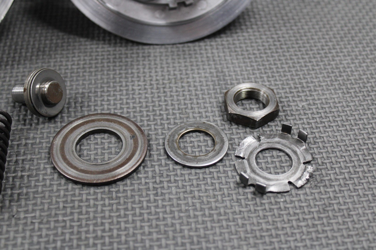 2001 HONDA 92 - 07 CR250R OEM CLUTCH BASKET PRESSURE PLATE CENTER HUB 22100 - KSK - 67 - hggarage