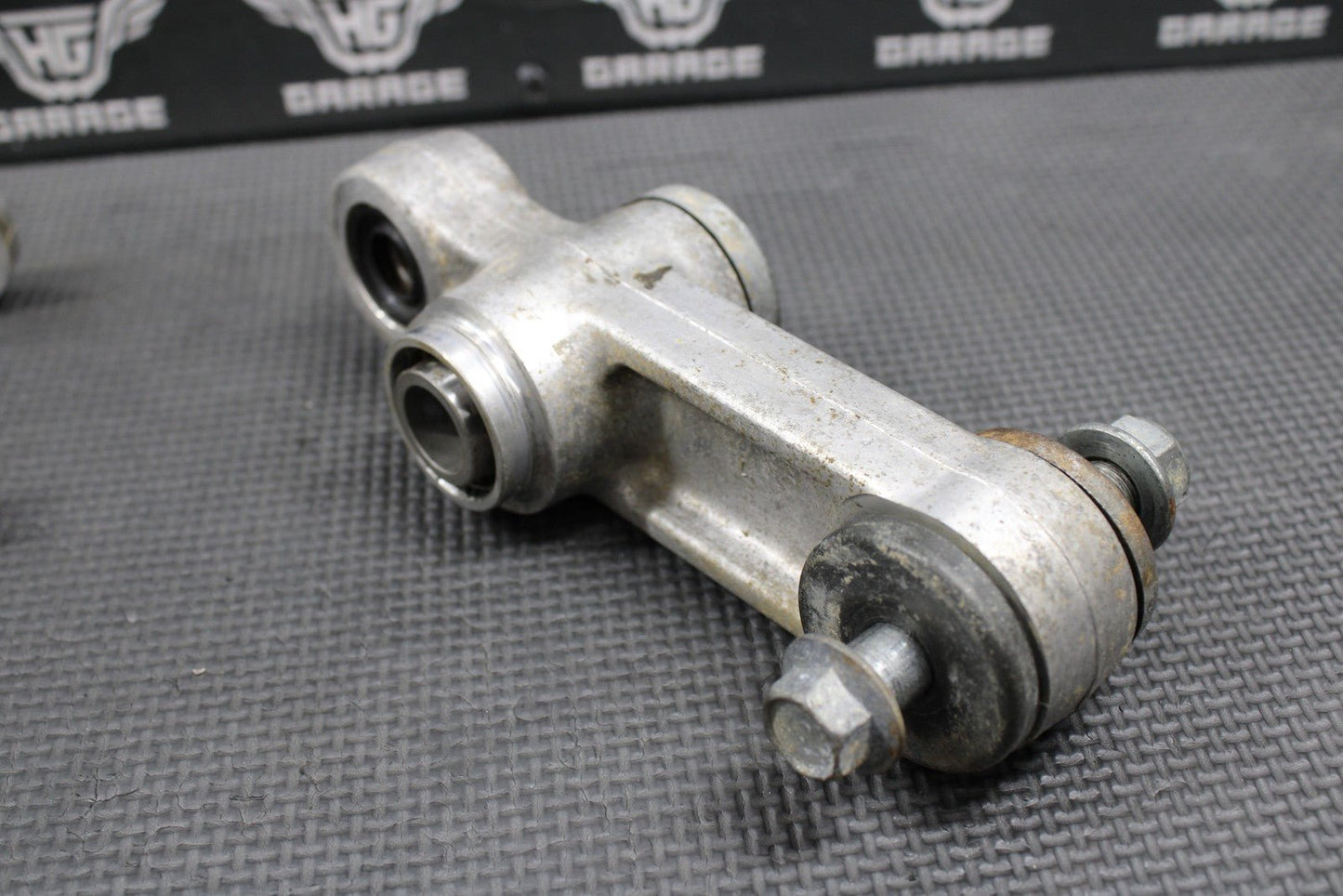 1994 SUZUKI 93 - 95 RM125 93 - 95 RM250 OEM REAR SHOCK LINKAGE LINKS 62600 - 28810 - hggarage