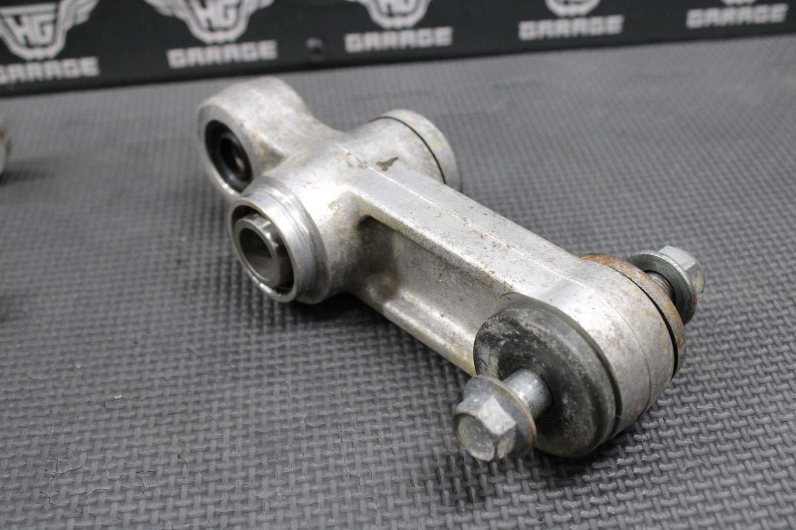 1994 SUZUKI 93 - 95 RM125 93 - 95 RM250 OEM REAR SHOCK LINKAGE LINKS 62600 - 28810 - hggarage