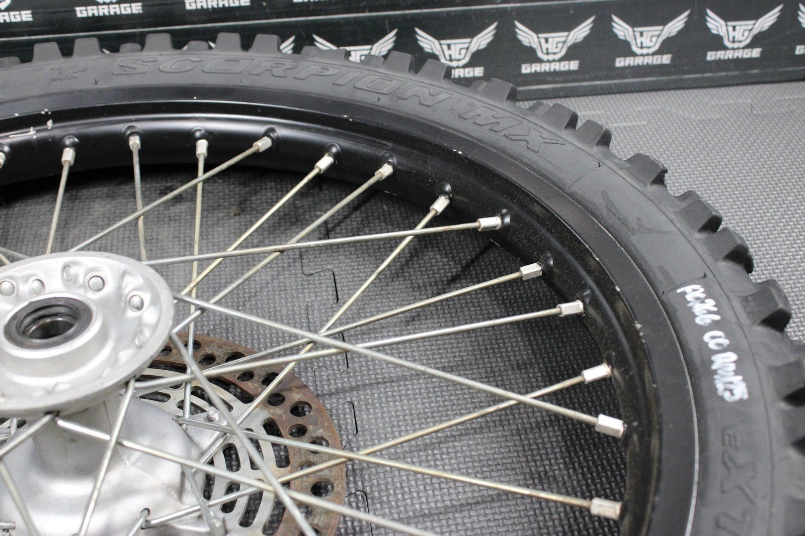2000 SUZUKI RM125 21" OEM FRONT WHEEL RIM HUB SPOKES TIRE 54111 - 36E10 55311 - 36E0 - hggarage